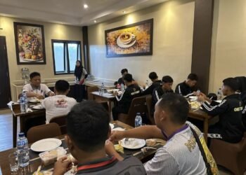 Enos Saksikan Pertandingan Final Futsal Putra – Putri OKU Timur  Raih Mendali Emas