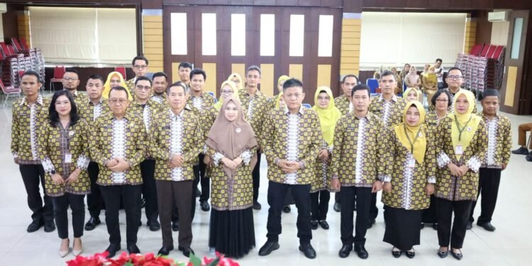 Bupati Lantik Pengurus Dewan Kerajinan Nasional Daerah OKUT Periode 2025-2030