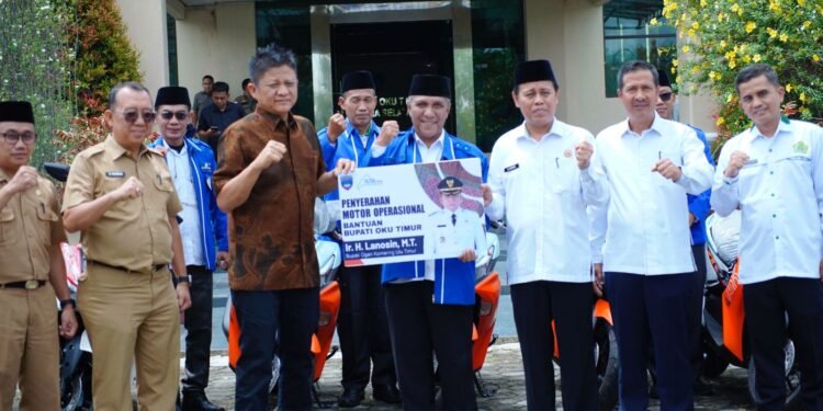 Mendukung Operasional Kerja KUA, Bupati Enos Beri Bantuan 10 Unit Motor