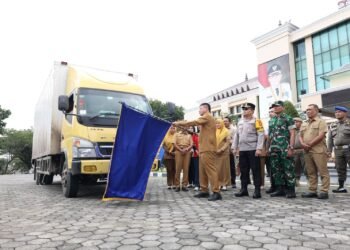 Bupati Enos, Lepas Bantuan Bencana Alam