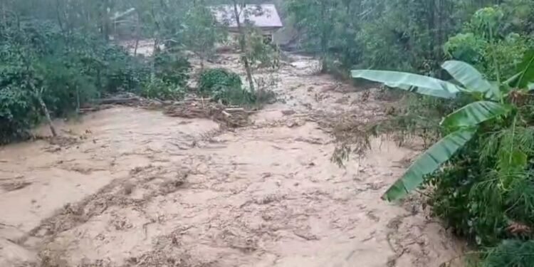 Prihatin Warga Rusip Mulai Kehabisan Bahan Sembako