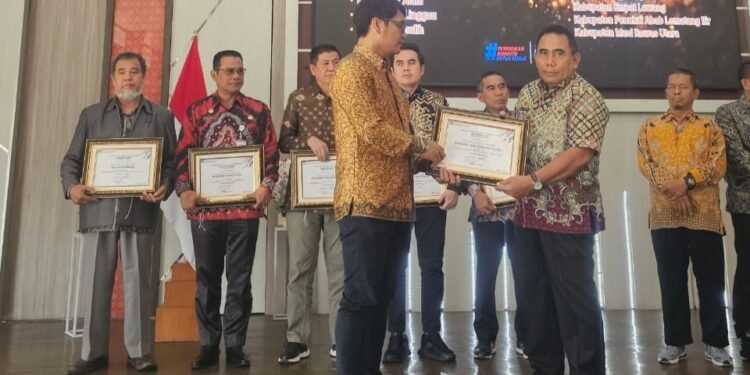 Luar Biasa Th 2025 Disdikbud OKU Timur Pencapaian Gemilang,Raih Tiga Penghargaan