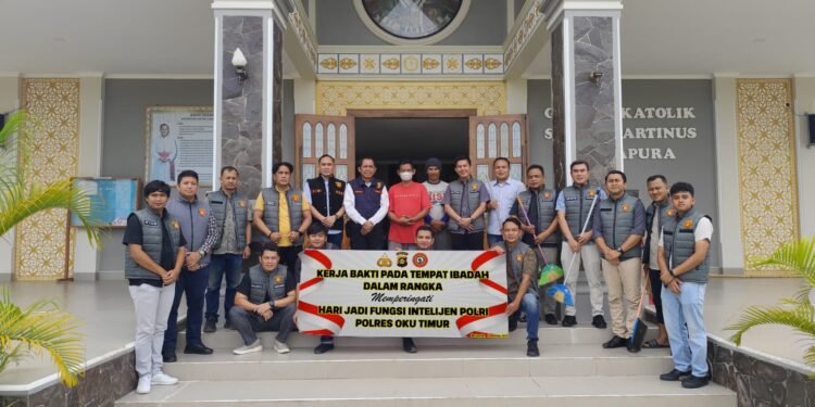 Hari Jadi Intelijen Sat-Intelkam Polres OKU Timur Turun Gunung Bagikan Bansos Dan Doa Bersama