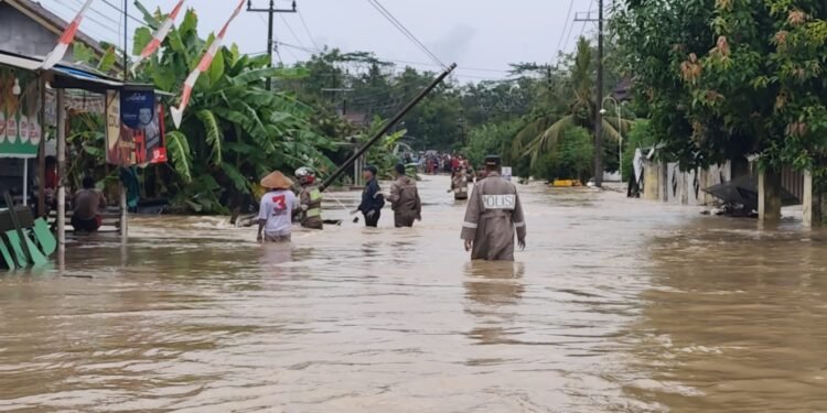 Bupati Enos Instruksikan Seluruh OPD Bergerak Cepat Penanganan Banjir