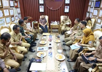 Pascabencana Banjir, Bupati Enos Perintahkan OPD Bergerak Cepat  Salurkan  Bantuan