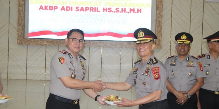 Kapolres OKU Timur Pimpin Kenaikan Pangkat  Pengabdian Kompol Safril