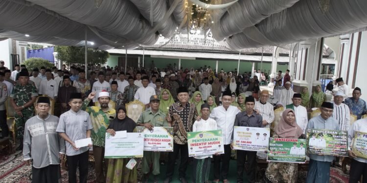 Safari Rhamadhon,Bupati Enos  Salurkan Bantuan Pondok Pesantren