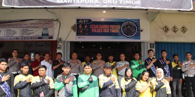 Mempererat Komunikasih  Kapolres OKU Timur Resmikan Kedai KANDO Presisi