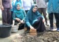 “Peringatan HKG PKK Ke-54, dr. Sheila Letakkan Batu Pertama Bedah Rumah Warga Sido Rahayu”
