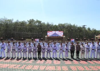 Kegiatan Ujian Kenaikan Tingkat Karateka Meriahkan  HUT Bhayangkara ke-80 di Polres OKU Timur