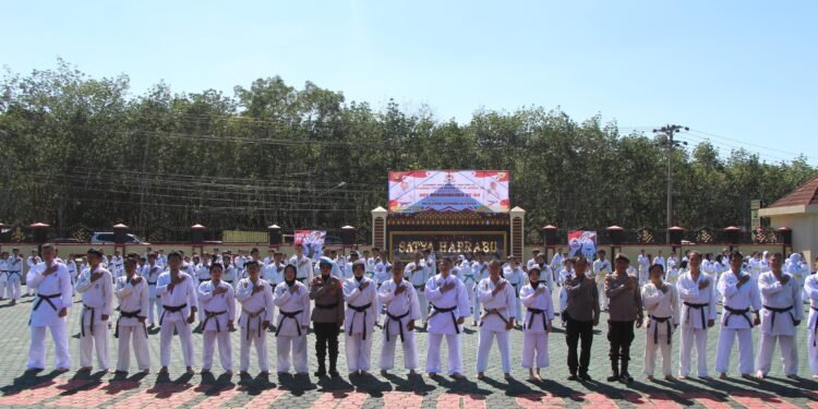Kegiatan Ujian Kenaikan Tingkat Karateka Meriahkan  HUT Bhayangkara ke-80 di Polres OKU Timur