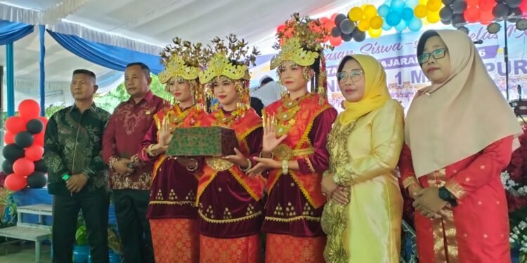 268 Siswa SMPN 1 MPA Resmi Dilepas, Suasana Haru Warnai Perpisahan
