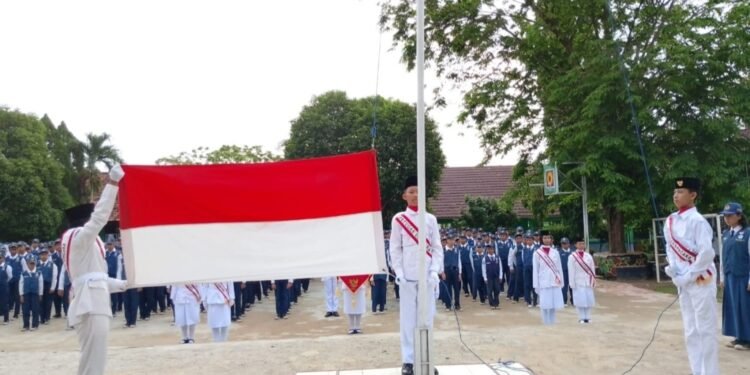 “Hardiknas di SMPN 1 Martapura: Menumbuhkan Rasa Cinta Tanah Air Lewat Pendidikan”