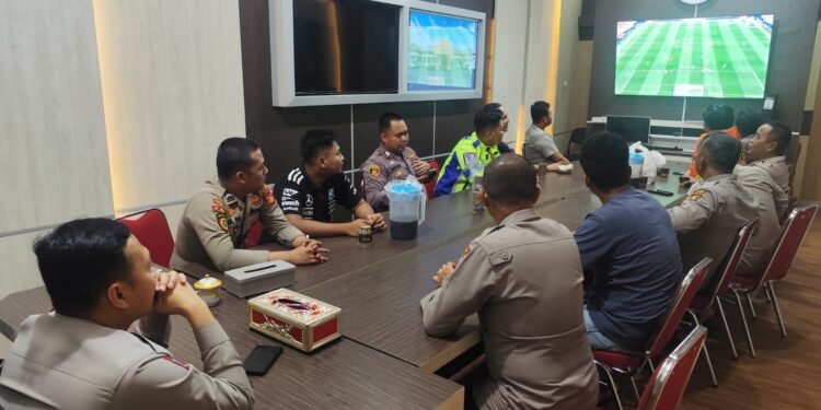 Polres OKU Timur Hadirkan Ruang Kebersamaan Nobar Piala Dunia 2026