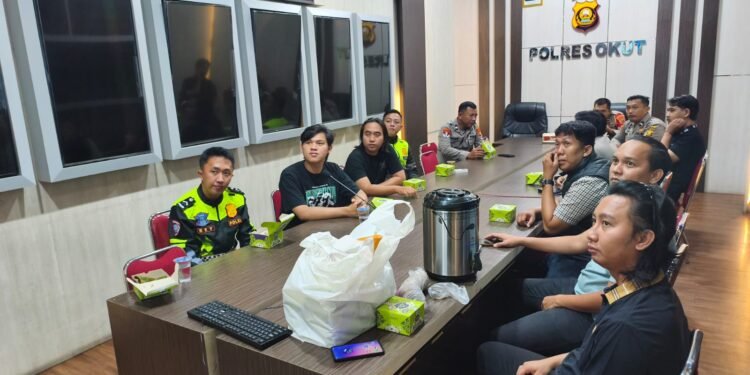 Suasana Nobar di Polres OKU Timur Tegang Bak Pantau Pelaku di CCTV