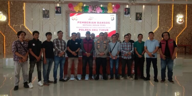 Sambut HUT Bhayangkara ke-80, Polres OKU Timur Salurkan Puluhan Bansos Untuk Insan Pers