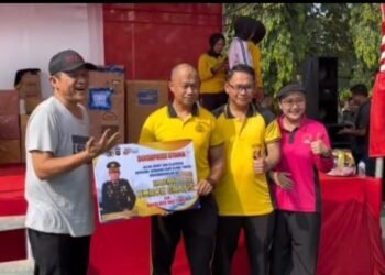 HUT Bhayangkara ke-80, Aiptu Rohim Raih Golden Umroh di Jalan Santai Polres OKU Timur