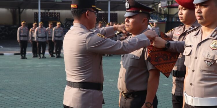 Ini Nama – Nama 69 Personel Polres OKU Timur Naik Pangkat