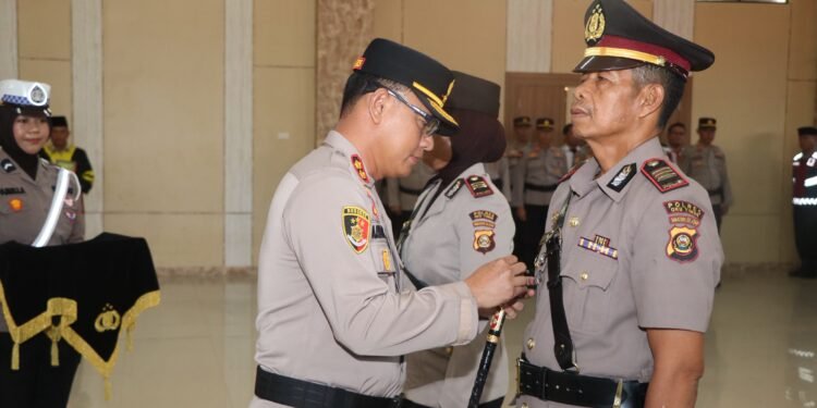 Dua Perwira Resmi Dilantik, Kapolres OKU Timur Tekankan Amanah dan Profesionalisme