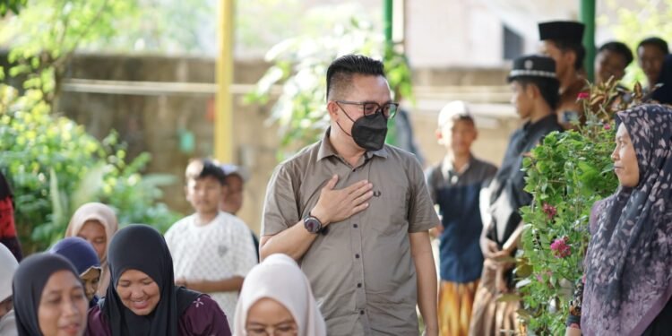Ketika Reses Tak Berakhir di Ruang Pertemuan, Fenus Mengetuk Pintu Rumah Petani Pengidap Tumor