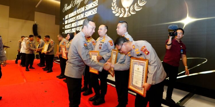 AKBP Adik Berikan Kodo Terindah Menjelang Perpisahan Untuk Polres OKU Timur