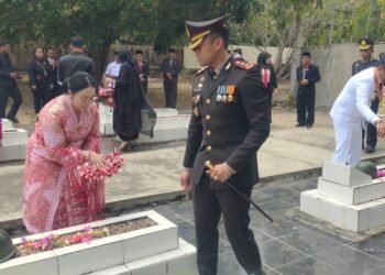 Api Perjuangan Tak Boleh Padam, Kapolres Lalu Hedwin Pimpin Upacara HUT RI ke-81