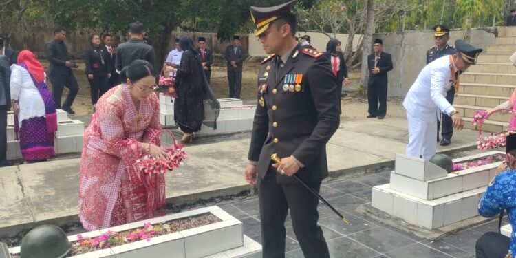 Api Perjuangan Tak Boleh Padam, Kapolres Lalu Hedwin Pimpin Upacara HUT RI ke-81