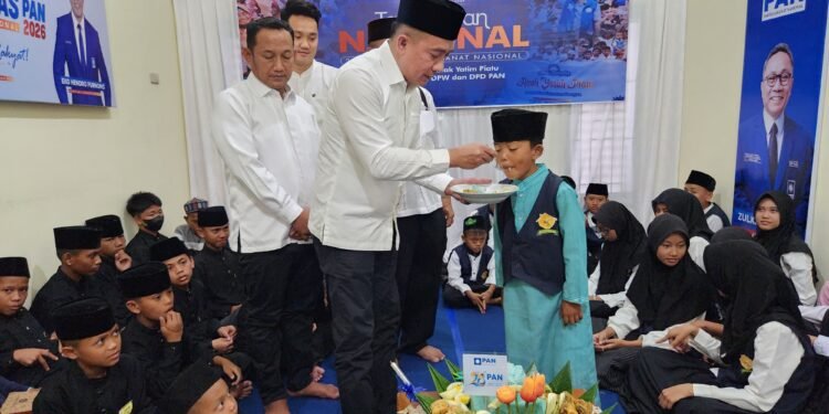 HUT ke-28 PAN di OKU Timur Semarak, Ribuan Warga Terima Bantuan