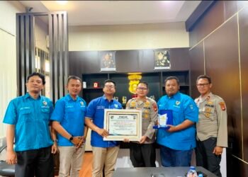 KNPI OKU Timur Anugerahi Penghargaan untuk Kapolres OKU Timur,Bukti Sinergi Polisi dan Pemuda Kian Solid
