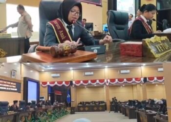 Anak-Anak Duduki Kursi DPRD OKU Timur, Untung Cuma Simulasi !!!