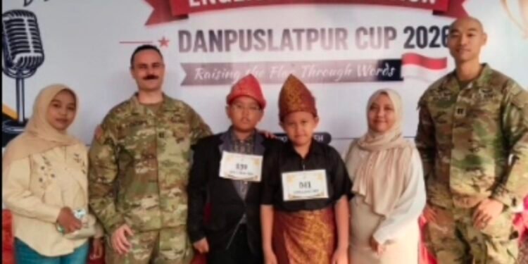 Kecil-Kecil Cabe Rawit,Dua Siswa SD 20 Martapura Gasak Juara English Competition