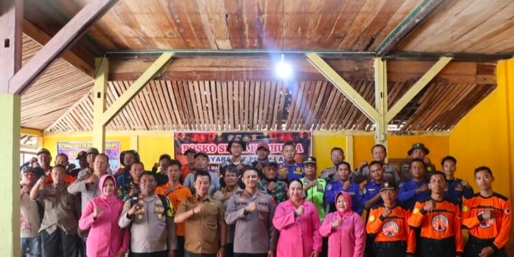 Ketua Bhayangkari OKU Timur Hadir Beri Dukungan untuk Petugas dan Keluarga Pejuang Karhutla